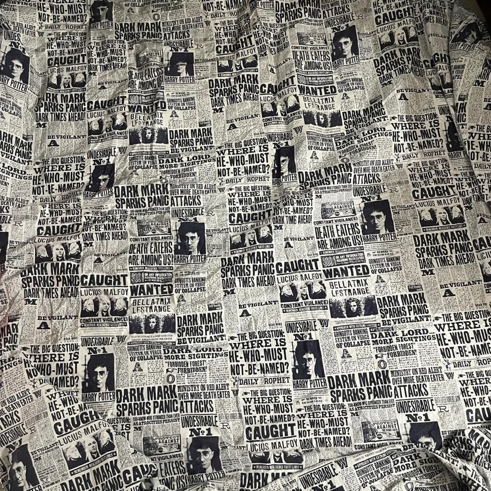 Pottery Barn Kids Harry Potter Daily Prophet duvet cover News 88x90” queen